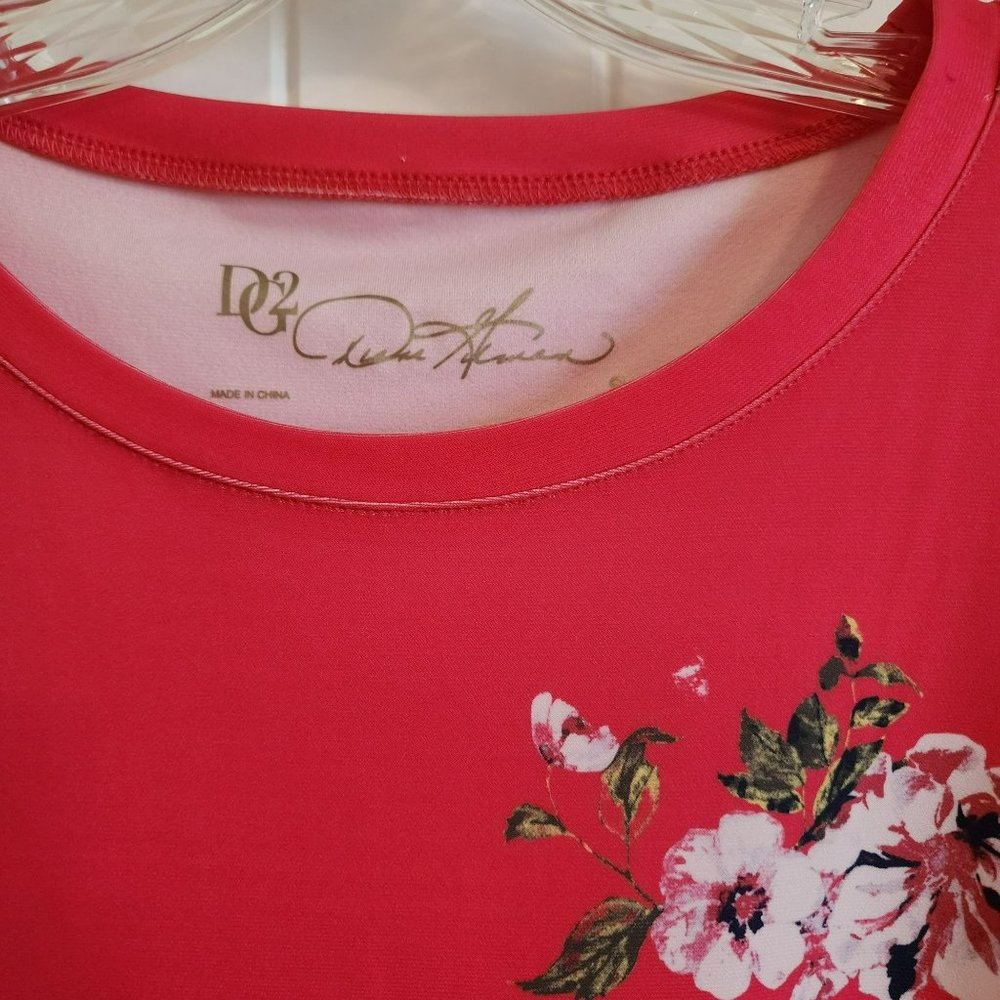 DG2 Bright Pink Fushia Floral T- Shirt Small - Picture 8 of 10